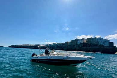 Polignano a Mare:tour Privato in barca tra grotte e aperitiv