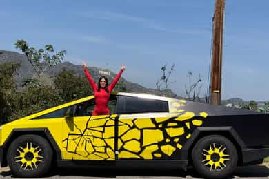 Los Angeles: 30-Minute Hollywood Sign Tesla Cyber Truck Tour