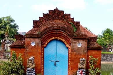 Lombok : City Tour and Atmosphere of Nature Countryside Tour