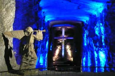 Bogotá: Salt Cathedral and Andrés Carne de res tour!