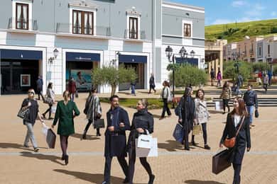 Privétour met persoonlijke shopper in Sicilia Outlet Village