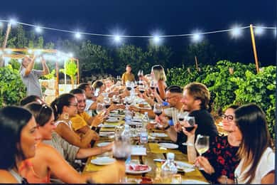 Diner in de wijngaard en wijnproeverij onder de sterren