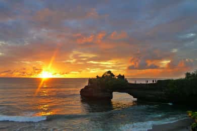 Ubud: Wodospad Kanto Lampo, targ sztuki, Cretya i Tanah Lot