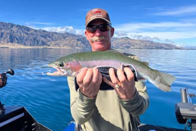 Lake Wānaka: 3 hour Fishing Adventure by Boat