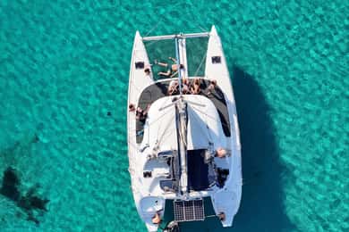 Au départ d'Ornos : Croisière en catamaran Mykonos Delos avec repas et SUP