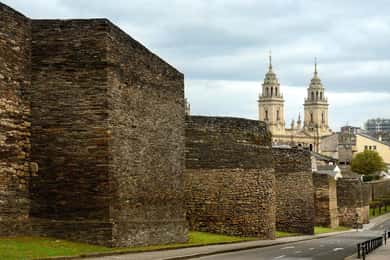 LUGO: GUIDED VISIT TO LUGO, INCLUDING ENTRANCE TO THE CATHEDRAL AND THE DOMUS