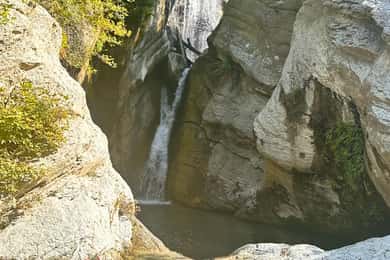 Berat: escursione al Canyon dell'Osum e alla cascata di Bogove