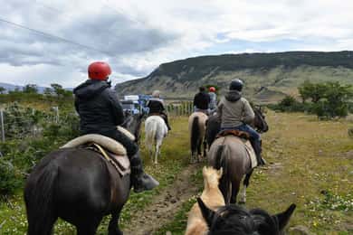 Puerto Natales : Randonnée à cheval jusqu'au belvédère du fjord Dorotea
