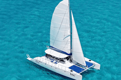 Voile de luxe à Isla Mujeres, plongée en apnée et Open Bar Premium