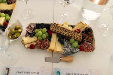 Bukarest: Craft-Bierverkostung mit Käse und Wurstwaren