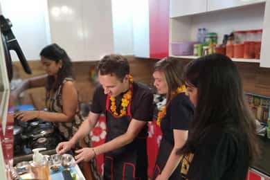 Delhi: AI Cooking Class and Much More in a Local Family Home