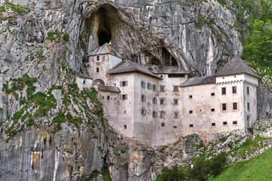 Da Trieste - Grotte di Postumia e Castello di Predjama