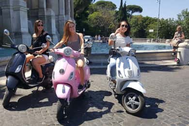 Rome : Visite d'une demi-journée en Vespa avec chauffeur