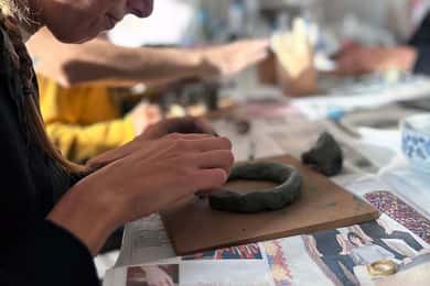 Ischia: Kort workshop i lermodellering og keramik