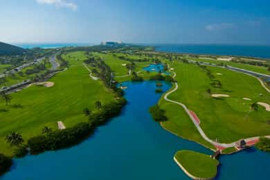 Joga Iberostar Cancun Golf Course W/Clubs