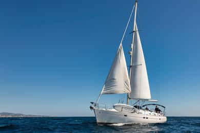 Marbella: Aluguer privado de iate à vela com skipper