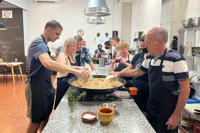 Valencia: Abends geführter Paella-Workshop, Tapas und Getränke