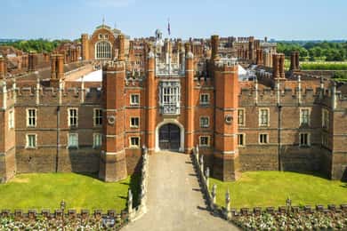 Halbtägige Tagestour von London zum Hampton Court Palace mit Tickets