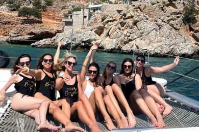 Rethymno: Private Catamaran Cruise with Lunch and Drinks
