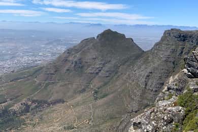 Cape Town: Table Mountain Guided Hike Up/Cable Car Down