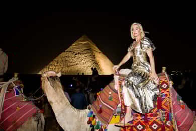 Cairo: Pyramids and Museum Tour with Sound and Light Show