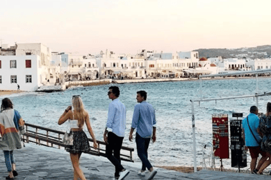 Tour a piedi storico e culturale della città vecchia di Mykonos.