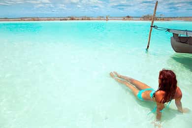 Tulum: escursione di un giorno alla Laguna dei Sette Colori di Bacalar con trasporto