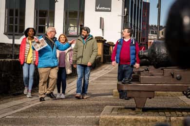 Derry/Londonderry: Stadtmauern Geschichte Wandern Erlebnisse