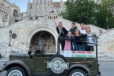 Budapeste: City tour particular com um jipe russo antigo