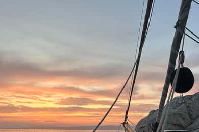 Marseille : coucher de soleil à la voile, buffet et vins de Provence