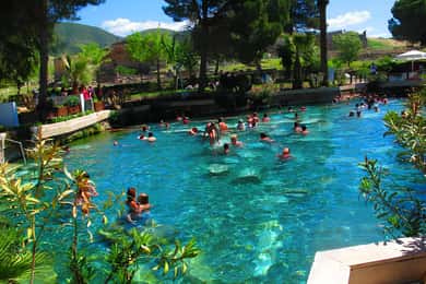 Från Izmir: Pamukkale, Hierapolis och Karahayit dagstur