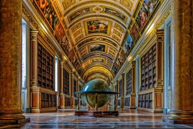 Chauffeur-driven luxury tour to Château Fontainebleau