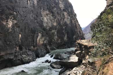 Shangri-la to/from Lijiang and Stops at Tiger Leaping Gorge