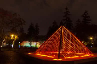 Lima: City Tour, Traditional Dinner, and Illuminated Water Show