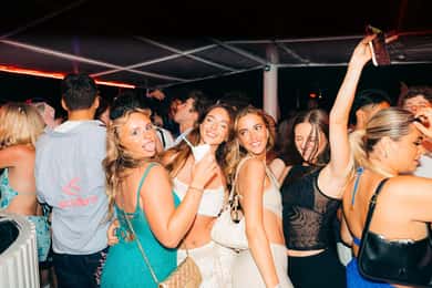 Split: Nocna impreza na łodzi z darmowymi drinkami, DJ-em i after party