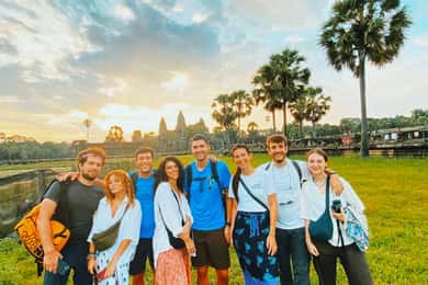 Découvrir Angkor Wat au lever du soleil, Bayon, Ta Prohm en petit groupe