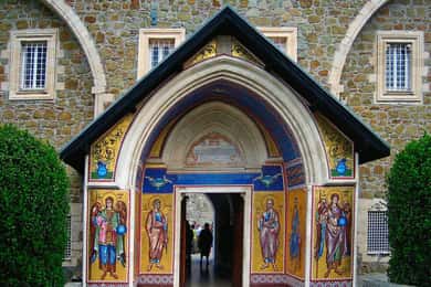 Limassol: Troodos, Kykkos Monastery, Omodos and Winery Tour