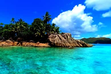 Praslin: Curieuse & St Pierre Island Day Trip with Barbecue