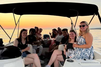 Zadar: Sunset Boat Tour with Unlimited Drinks