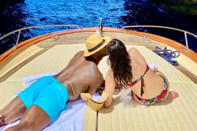 Positano: Capri and Blue Grotto Shared Boat Tour with Drinks