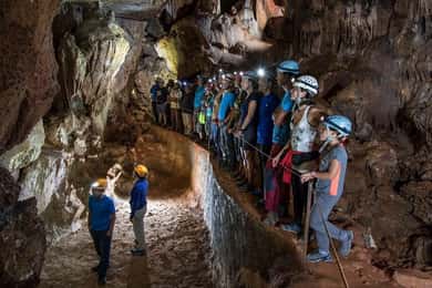 Serra dos Candeeiros: Alcobertas' Cave and the Natural Park