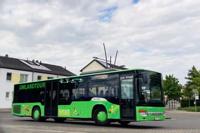 Leipzig: Hop-On-Hop-Off Bus Tour & City Walk