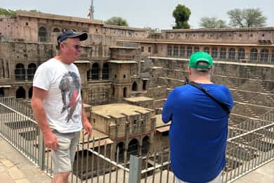 Jaipur: Deepest step well in India & Haunted Fort Day Trip