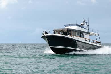 Santorini: Private Motor Yacht Cruise with Meal & Open Bar