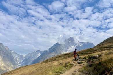 Courmayeur: Ebike-tocht in Val Ferret tot aan Rifugio Elena