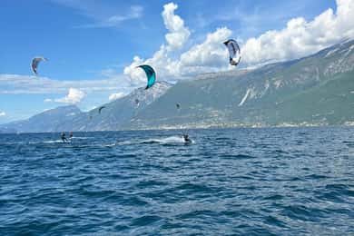 Gardasøen: Prøvetime i kitesurfing