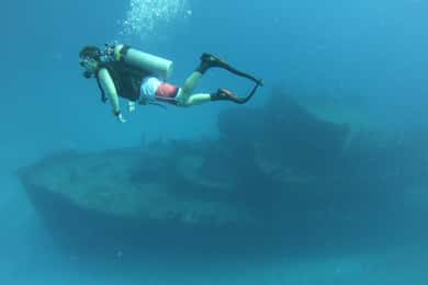 Puerto Morelos : Épave et récif du C-56 pour les plongeurs certifiés