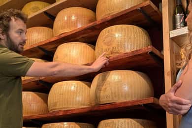 Food Tour with Tastings & Sightseeing in Parma