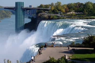 From NYC: Full-Day Niagara Falls Tour by Van