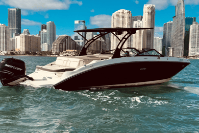 Miami: Guided Boat Tour with Champagne
